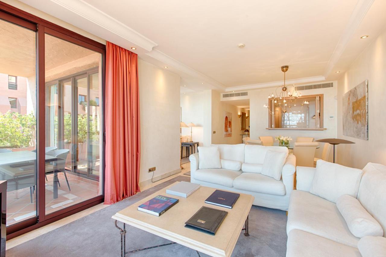 Bahia Beach Apartments エステポナ エクステリア 写真
