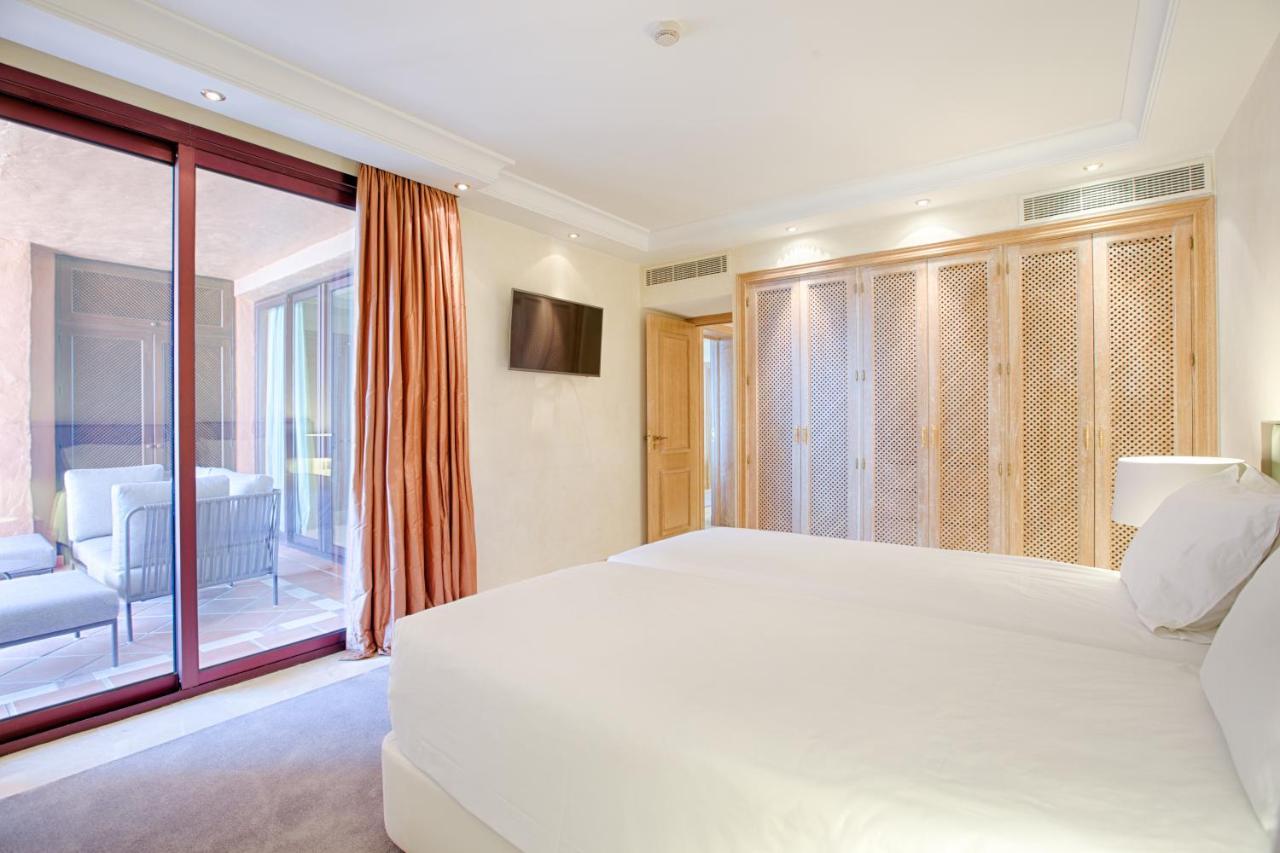 Bahia Beach Apartments エステポナ エクステリア 写真