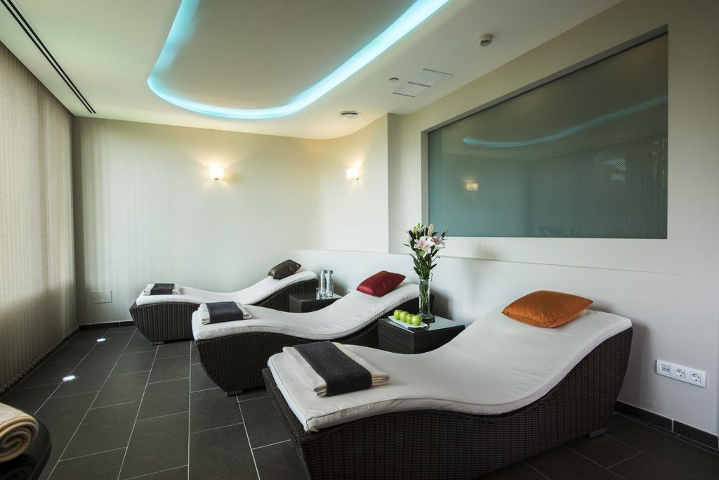Bahia Beach Apartments エステポナ エクステリア 写真