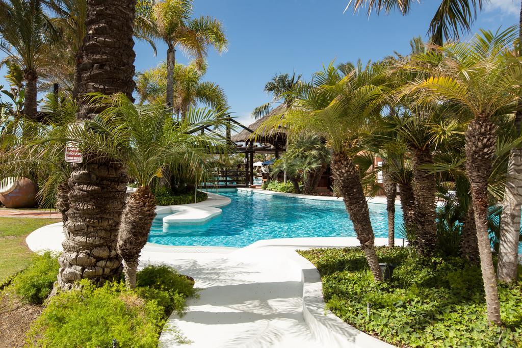 Bahia Beach Apartments エステポナ エクステリア 写真