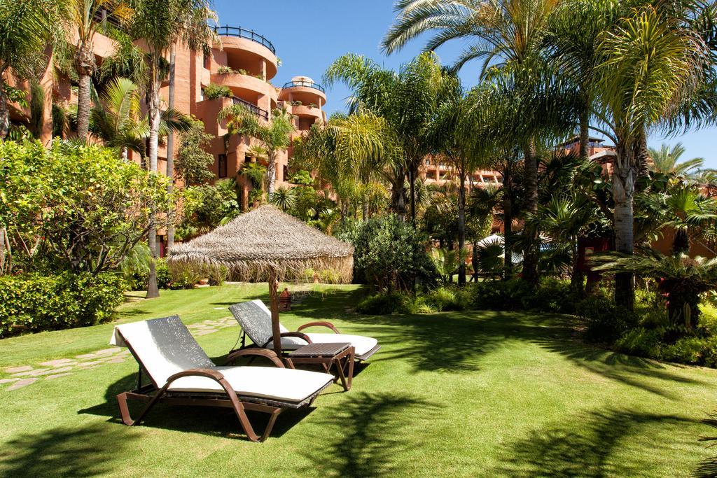 Bahia Beach Apartments エステポナ エクステリア 写真