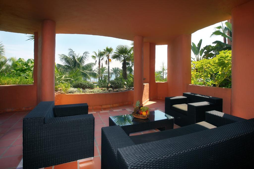 Bahia Beach Apartments エステポナ 部屋 写真