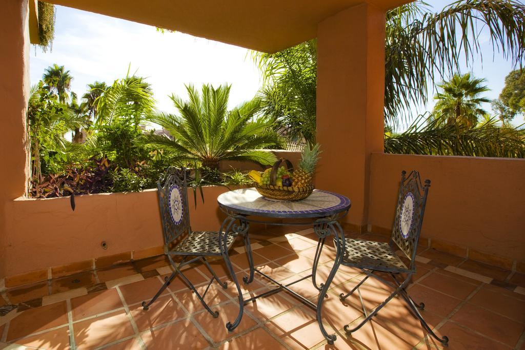 Bahia Beach Apartments エステポナ 部屋 写真
