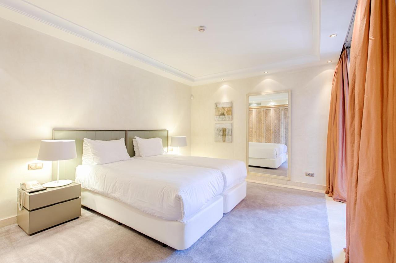 Bahia Beach Apartments エステポナ エクステリア 写真
