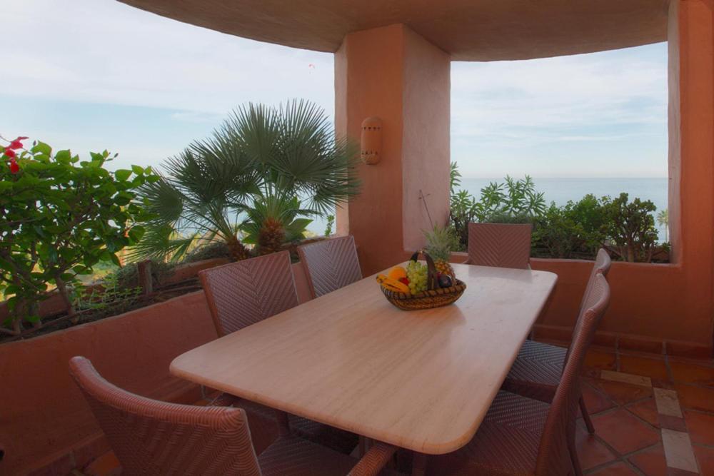 Bahia Beach Apartments エステポナ エクステリア 写真
