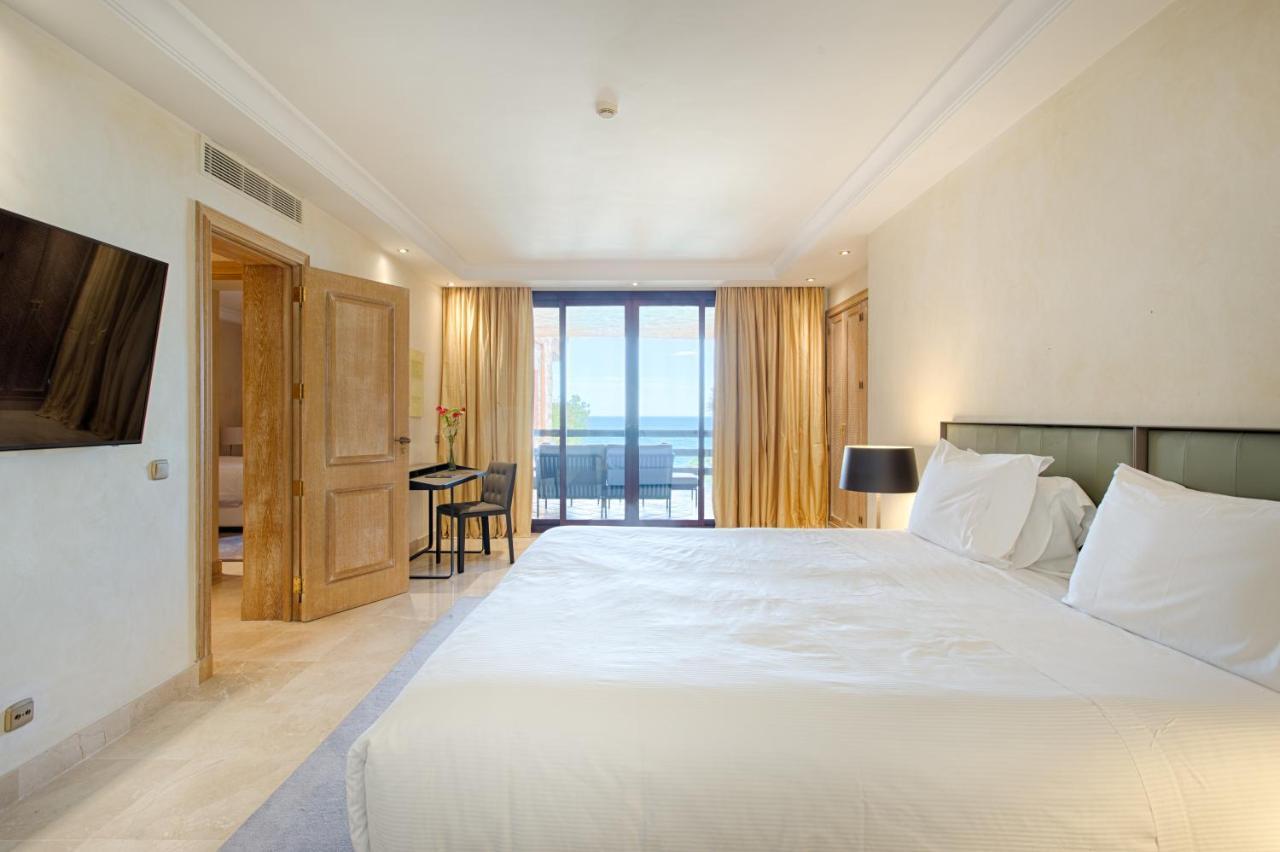 Bahia Beach Apartments エステポナ エクステリア 写真
