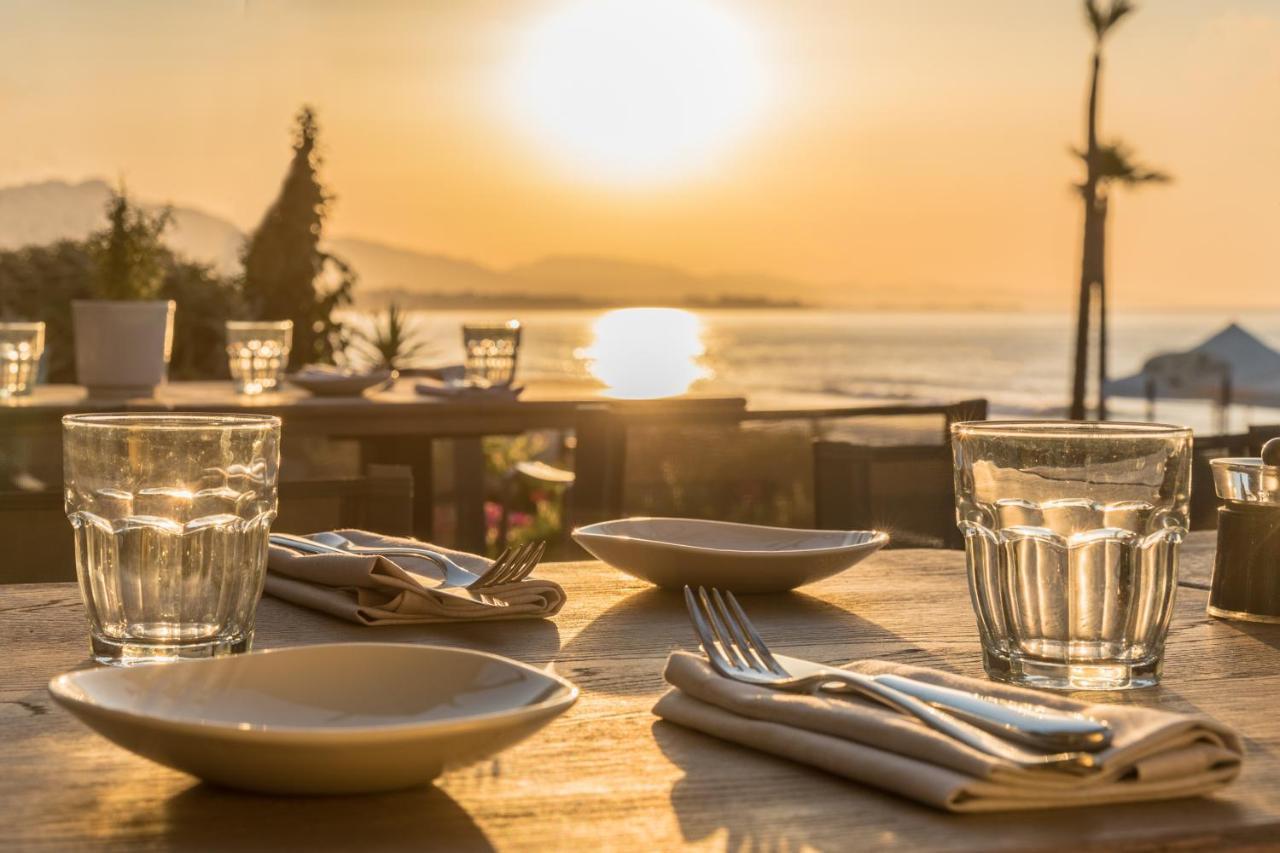 Bahia Beach Apartments エステポナ エクステリア 写真